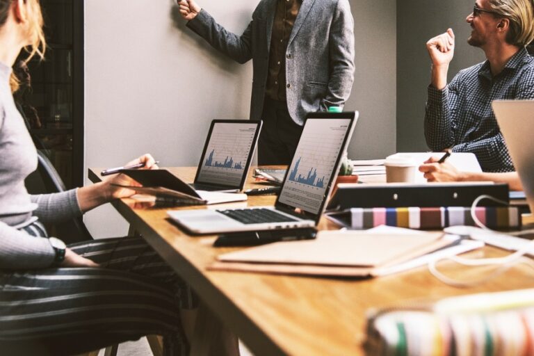 La inteligencia artificial acelera la transformación del trabajo
