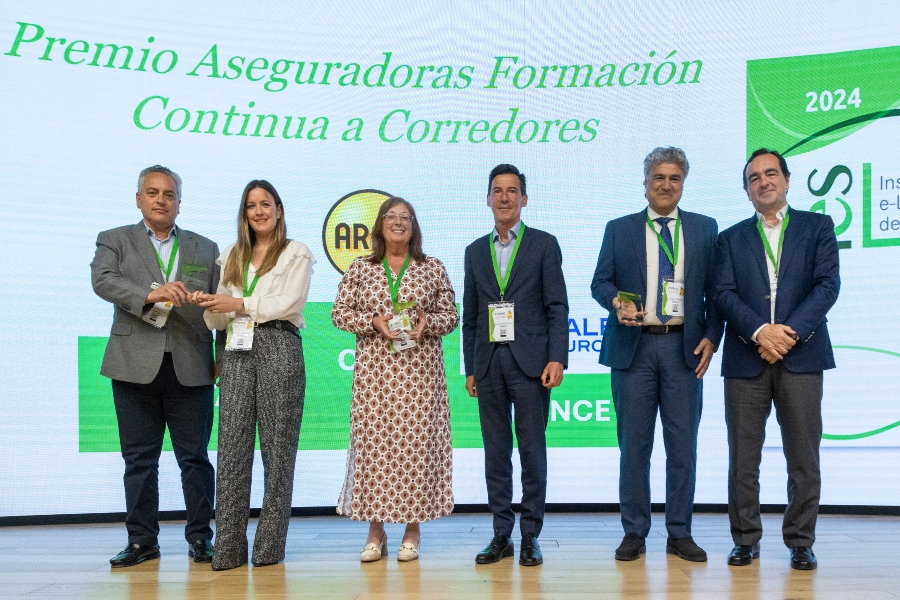 ARAG obtiene dos Premios Aula gracias a la formación continua