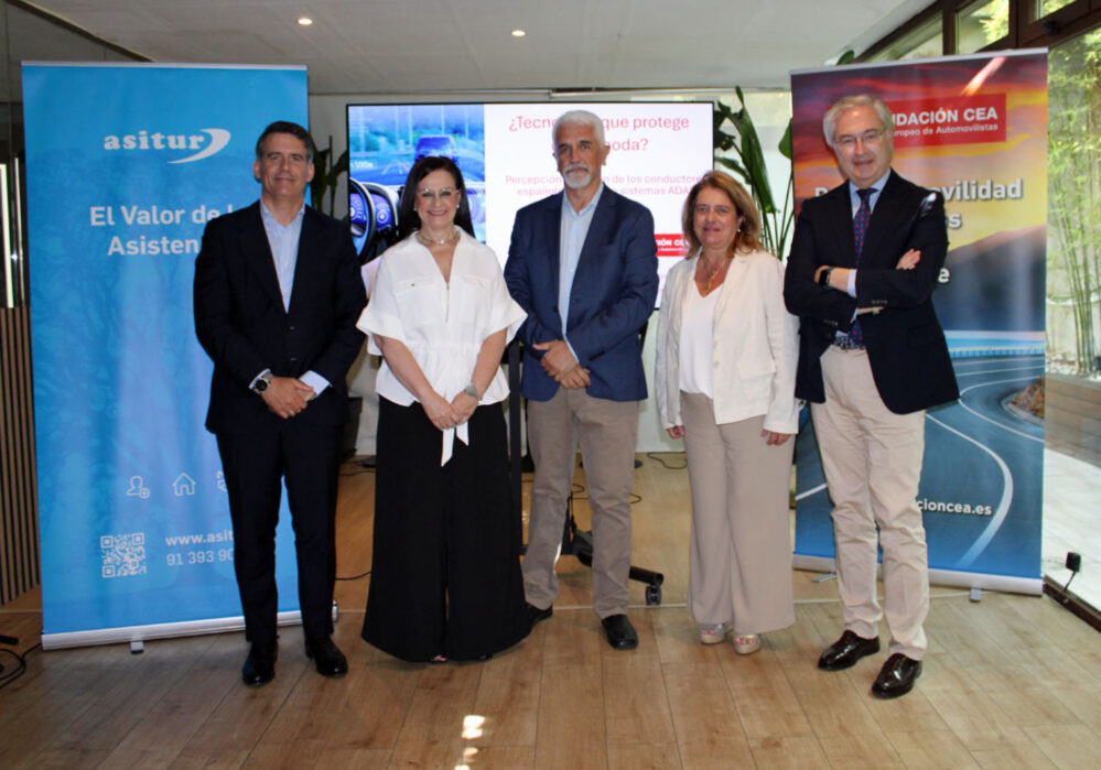 Asitur y Fundación CEA presentan un estudio que revela luces y sombras en la percepción de los sistemas ADAS por parte de los conductores