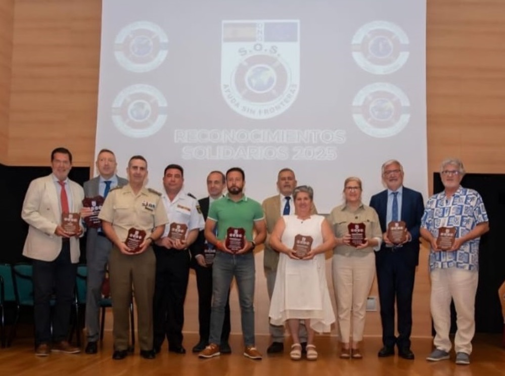La ONG SOS Ayuda sin Fronteras reconoce el compromiso solidario de Divina Seguros en la tercera edición de sus Premios Solidarios
