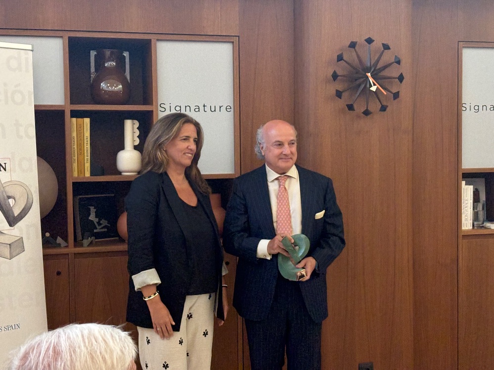 Pedro Tomey, homenajeado en los Premios de Multinacionales con España