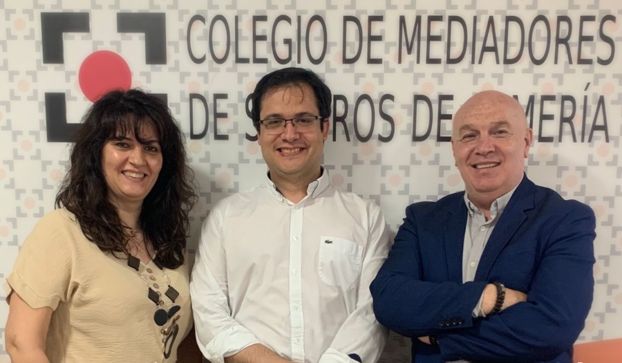 La inteligencia artificial protagoniza el debate profesional en el Colegio de Almería