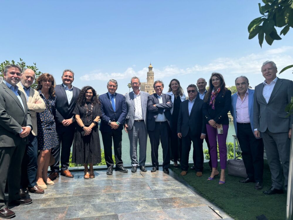 La cita reunió a representantes del sector primario y de MAPFRE para analizar la evolución del negocio agro y el seguro agrario combinado