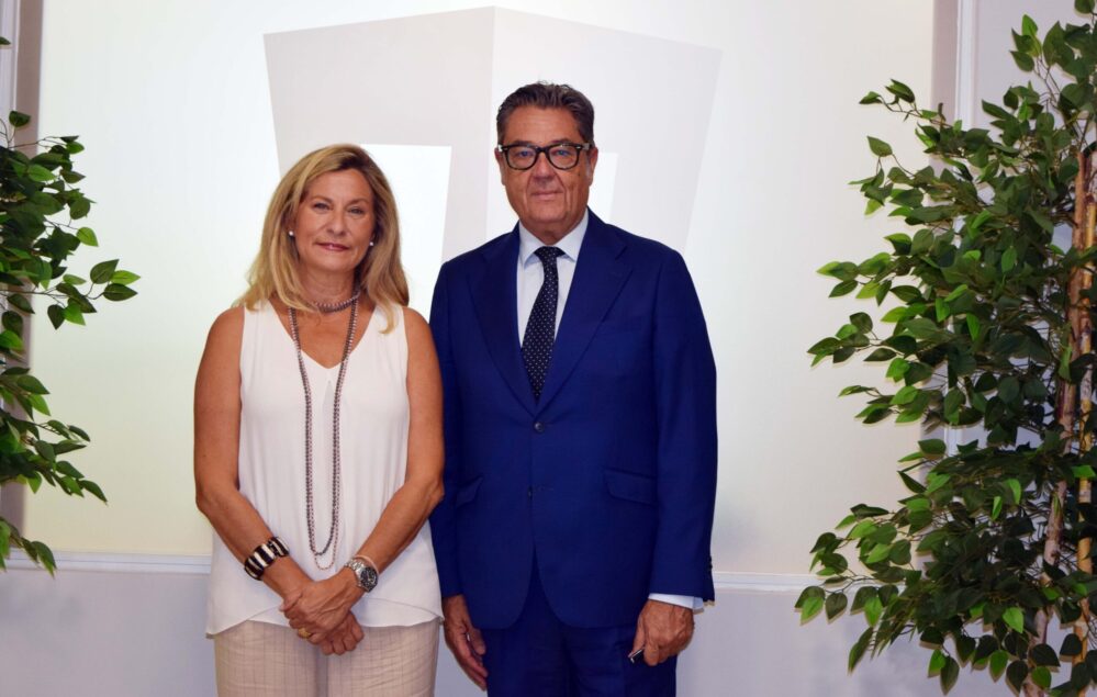 El Colegio de Madrid y DUAL Ibérica han firmado un acuerdo de colaboración para reforzar la formación continua y el apoyo al canal mediador.