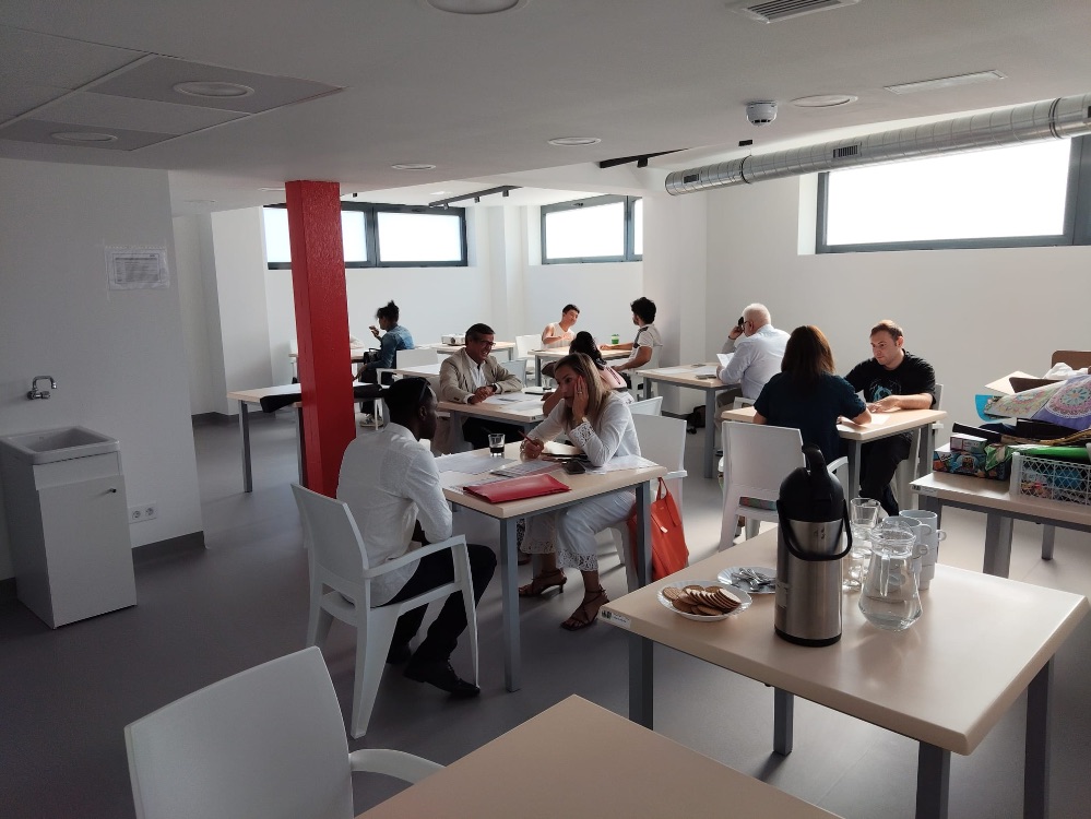 El Colegio de Cantabria ha celebrado su primera jornada de voluntariado social con Zurich y la asociación cántabra Nueva Vida,.