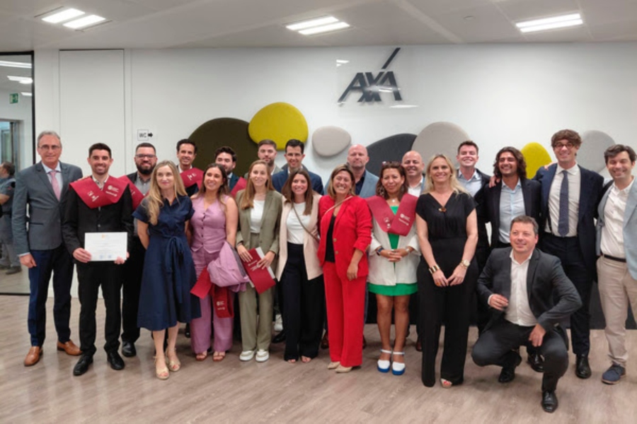 AXA gradúa a la XI Promoción del Programa Destino