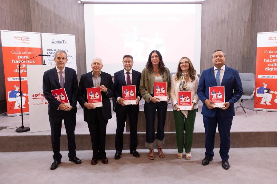Fundación MAPFRE presenta la ‘Guía Sénior para Hacernos Cultos Digitales’