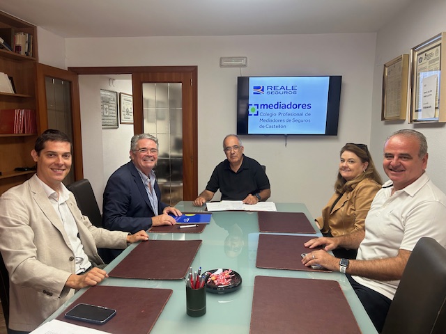 Reale Seguros renueva su colaboración con el Colegio de Castellón para reforzar la mediación profesional aseguradora.