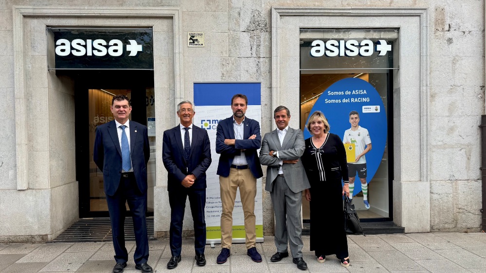 El Colegio de Cantabria y ASISA firman un acuerdo para impulsar la mediación y la formación continua en el sector asegurador.
