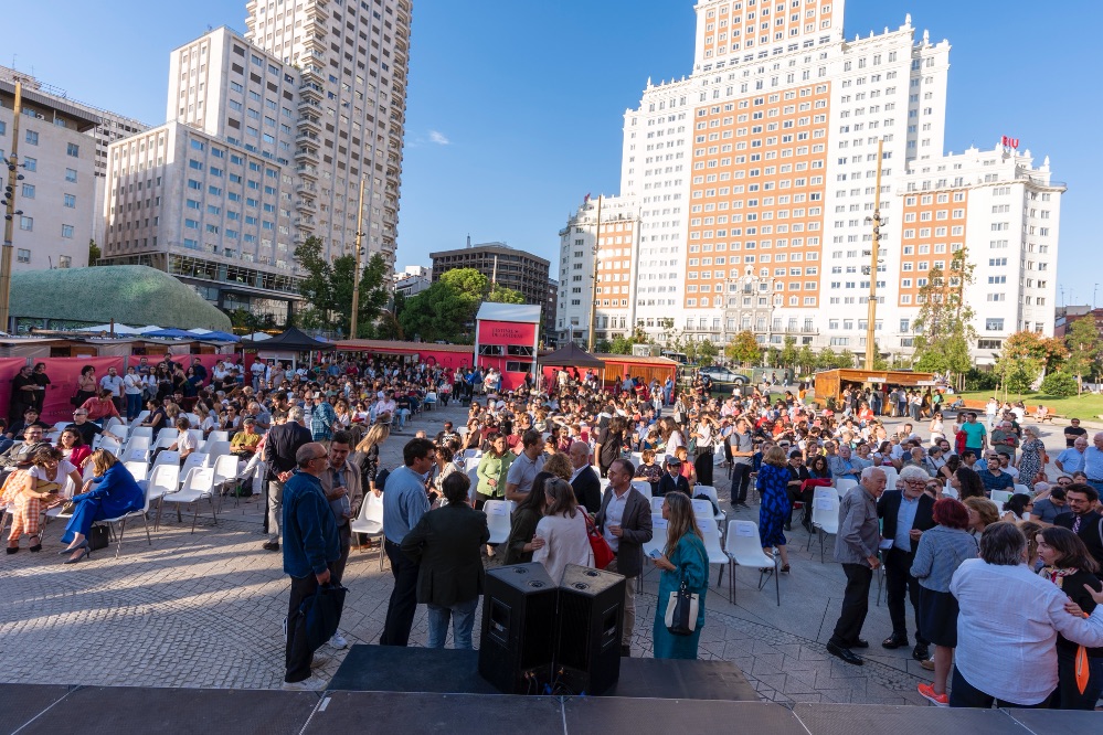 Allianz impulsa el Festival de las Ideas con un espacio dedicado al bienestar y el pensamiento crítico que se celebra en Madrid.