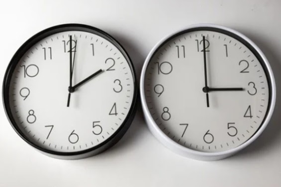 Chollometro ofrece recomendaciones para afrontar el cambio de hora y optimizar el consumo doméstico