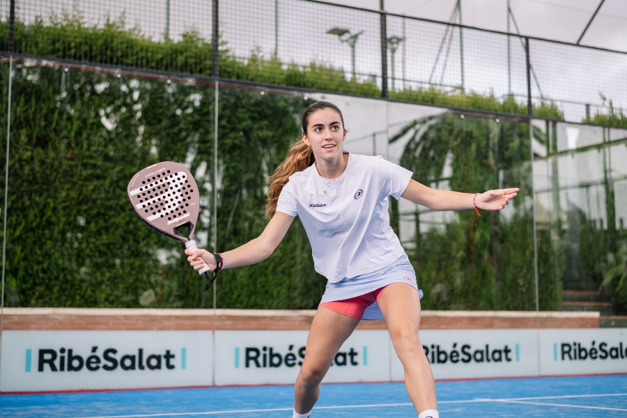 RibéSalat celebra su primer torneo de pádel con su embajadora, Claudia Fernández