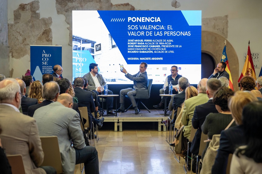 El acto “SOS Valencia: el valor de las personas” de APROCOSE reconoce la labor de instituciones, profesionales y voluntarios durante la DANA.