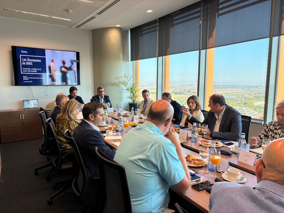 BMS analiza los riesgos del sector del reciclaje en una nueva edición de sus desayunos profesionales