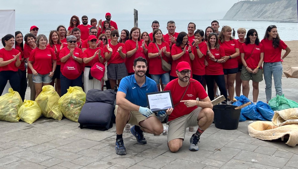Empleados voluntarios de Occident retiran más de 1,4 toneladas de residuos en una nueva edición de su programa de voluntariado ambiental