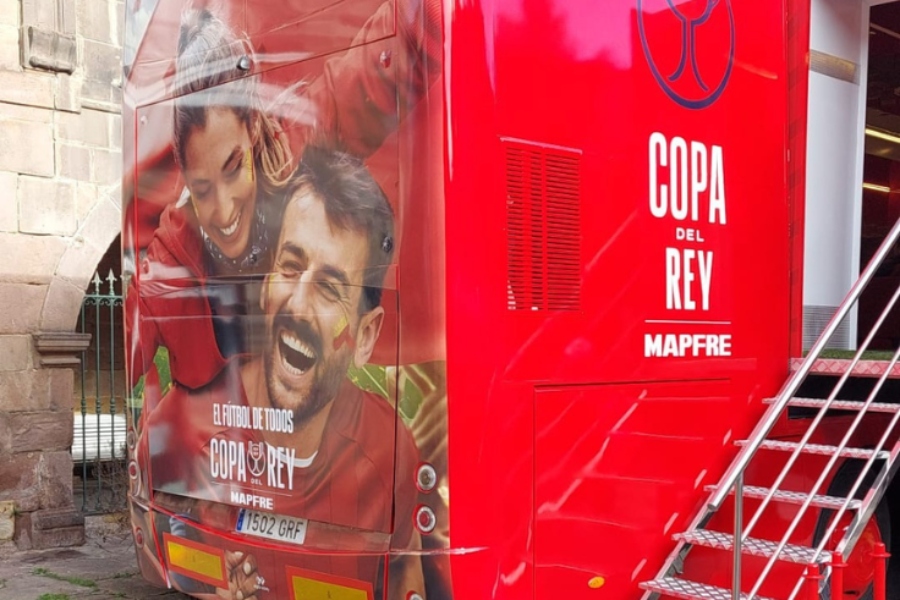 La RFEF y MAPFRE fortalecen su relación institucional en apoyo al desarrollo del fútbol nacional