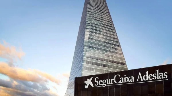 SegurCaixa Adeslas, mejor aseguradora española 2025