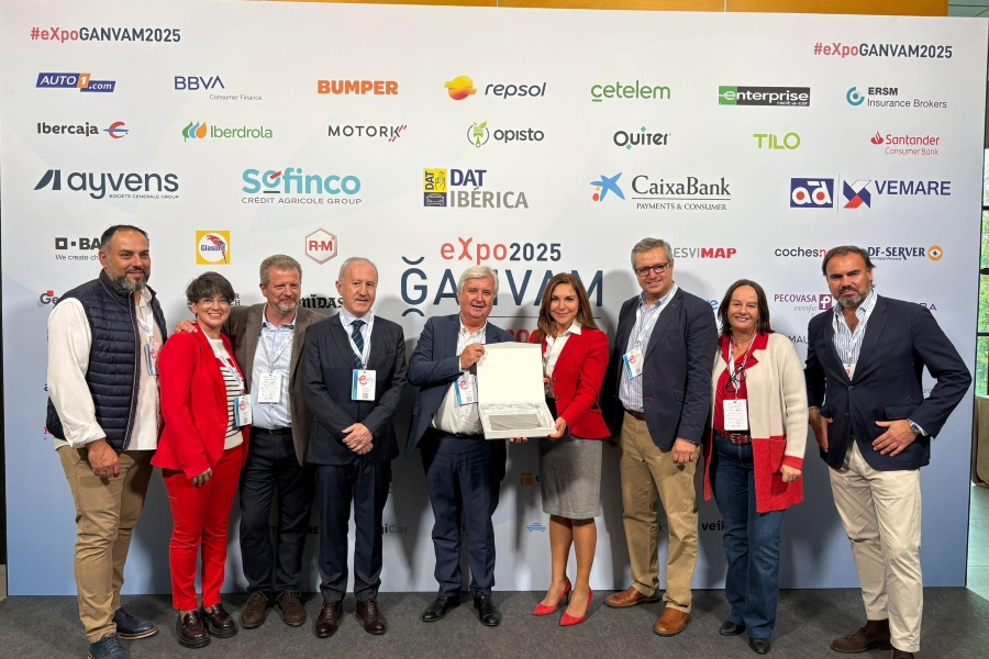 GarantiPLUS y GES Seguros celebran en eXpoGanvam 2025 una década de colaboración