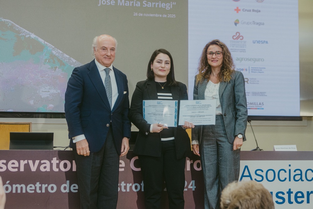 El VII Premio de Divulgación Científica José María Sarriegi 2025 distingue una metodología para priorizar la preparación de las infraestructuras ante incendios forestales.