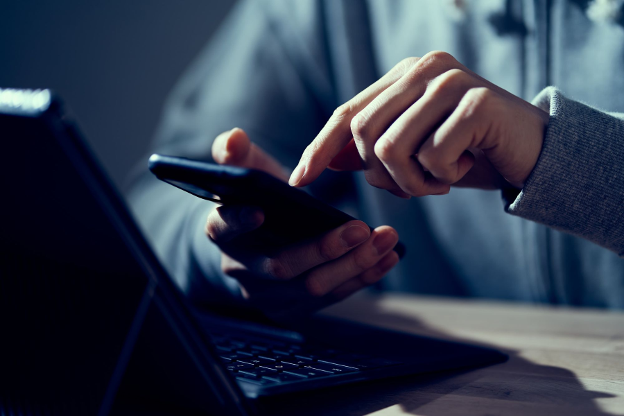 Finovox incorpora el análisis de huella digital para reforzar la detección de fraude documental