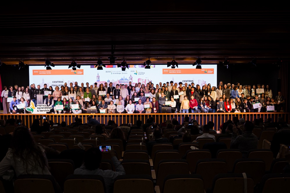 DKV ha reconocido a los proyectos ganadores de las tres categorías que patrocina en los Premios Aprendizaje y Servicio