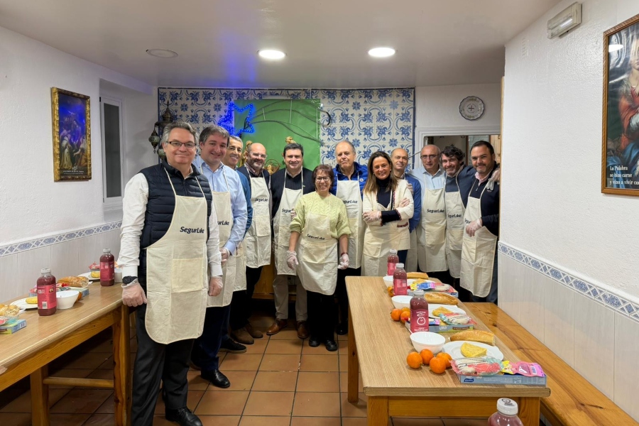 SegurLike Help distribuye más de 300 desayunos en el Comedor Social Ave María