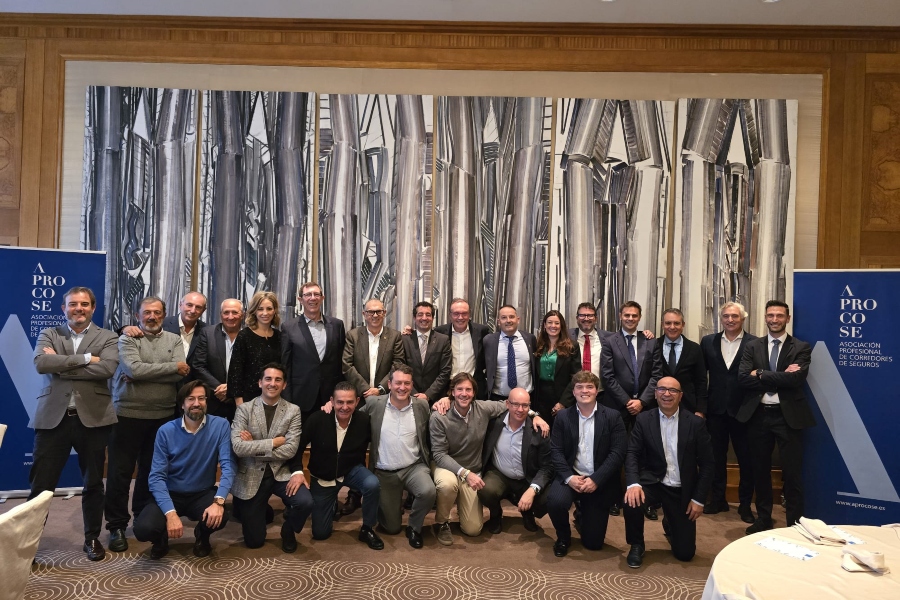 APROCOSE reúne al sector asegurador valenciano en su comida navideña