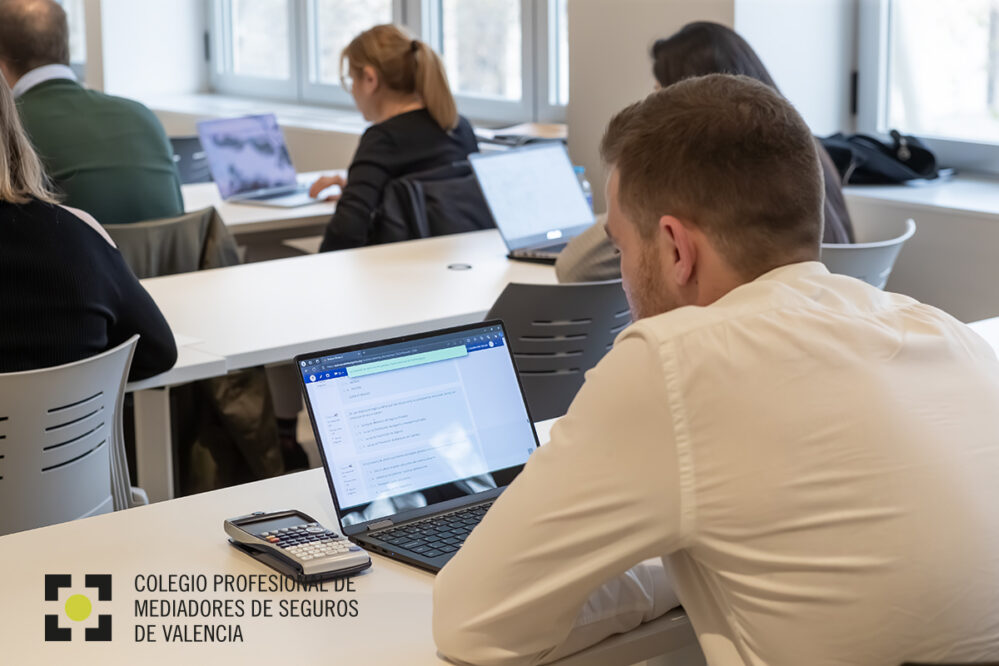 El Colegio de Valencia ha alcanzado un hito tras registrar un 100% de sobresalientes en la última convocatoria del Curso Superior de Seguros.