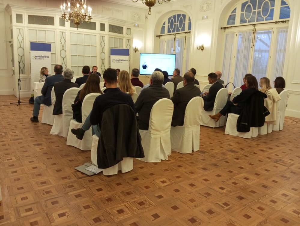 El Colegio de Cantabria celebró en el Hotel Real de Santander una jornada formativa especializada sobre protección de datos en el seguro