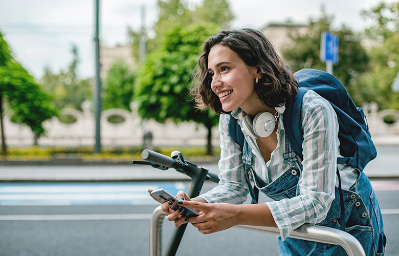 Divina Seguros adapta su seguro de patinetes eléctricos ante la entrada en vigor del real decreto que obliga a contratar un seguro de RC.