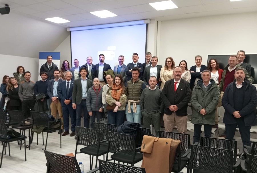 El Colegio de Cantabria analiza el futuro del seguro de hogar en una jornada técnica junto a Occident