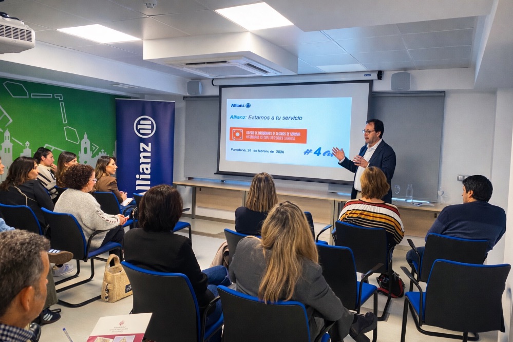 El Colegio de Navarra acogió una jornada formativa de Allianz para presentar a los colegiados las últimas mejoras en materia de conectividad.