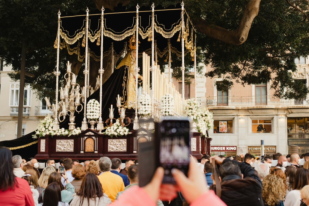 Helvetia Caser destaca el papel del seguro en la protección de hermandades y cofradías, cubriendo personas, patrimonio y riesgos todo el año.