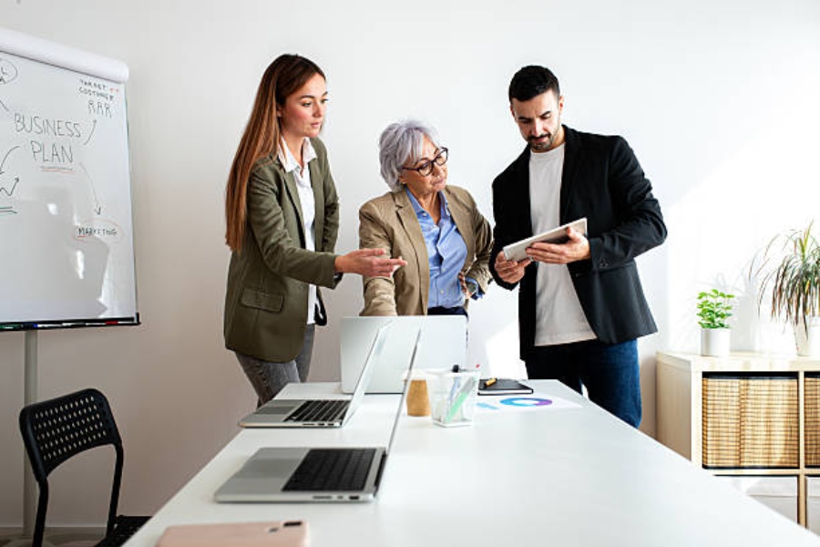 El retraso en los cobros y el alza de costes estructurales amenazan la estabilidad de las pymes