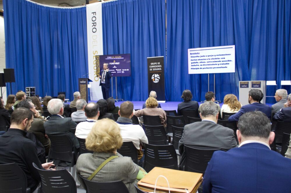 ACS-CV analiza en el Foro del Seguro de Forinvest el vínculo entre seguridad jurídica y reputación en el sector asegurador.