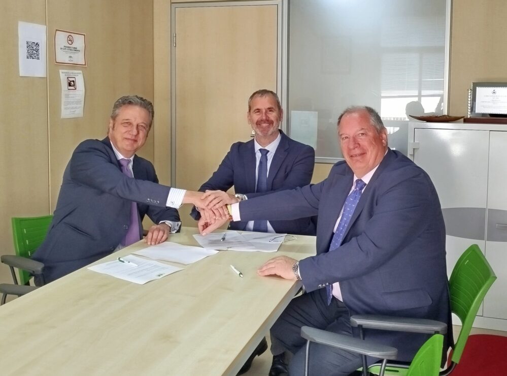 El Colegio de Mediadores de Málaga firma un acuerdo con Nueva Mutua Sanitaria para impulsar la formación y el negocio en seguros de salud.