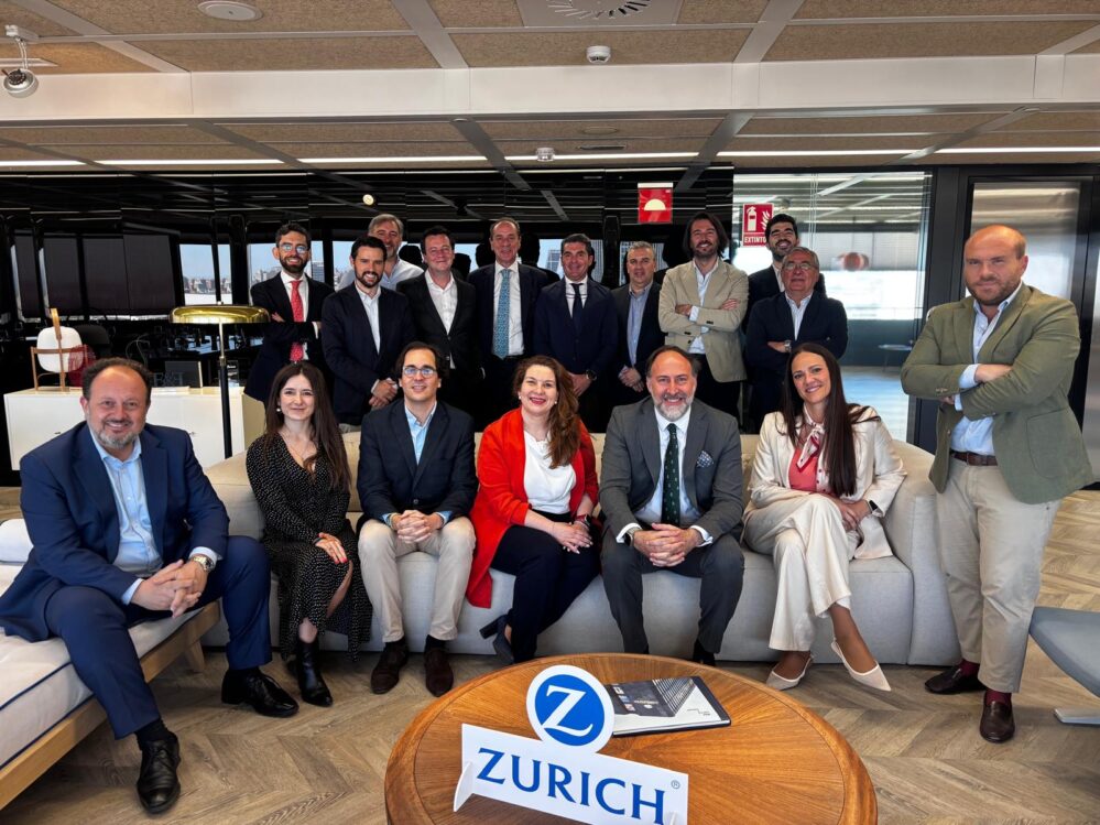FECOR y Zurich Seguros analizan nuevas soluciones para mejorar la gestión de siniestros y reforzar la coordinación entre aseguradoras y corredores.