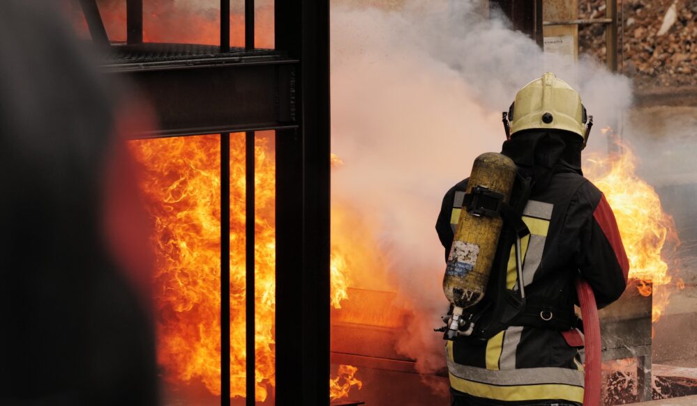 Mapfre Global Risks reúne a brigadas de grandes empresas en una competición de defensa contra incendios en entornos industriales.