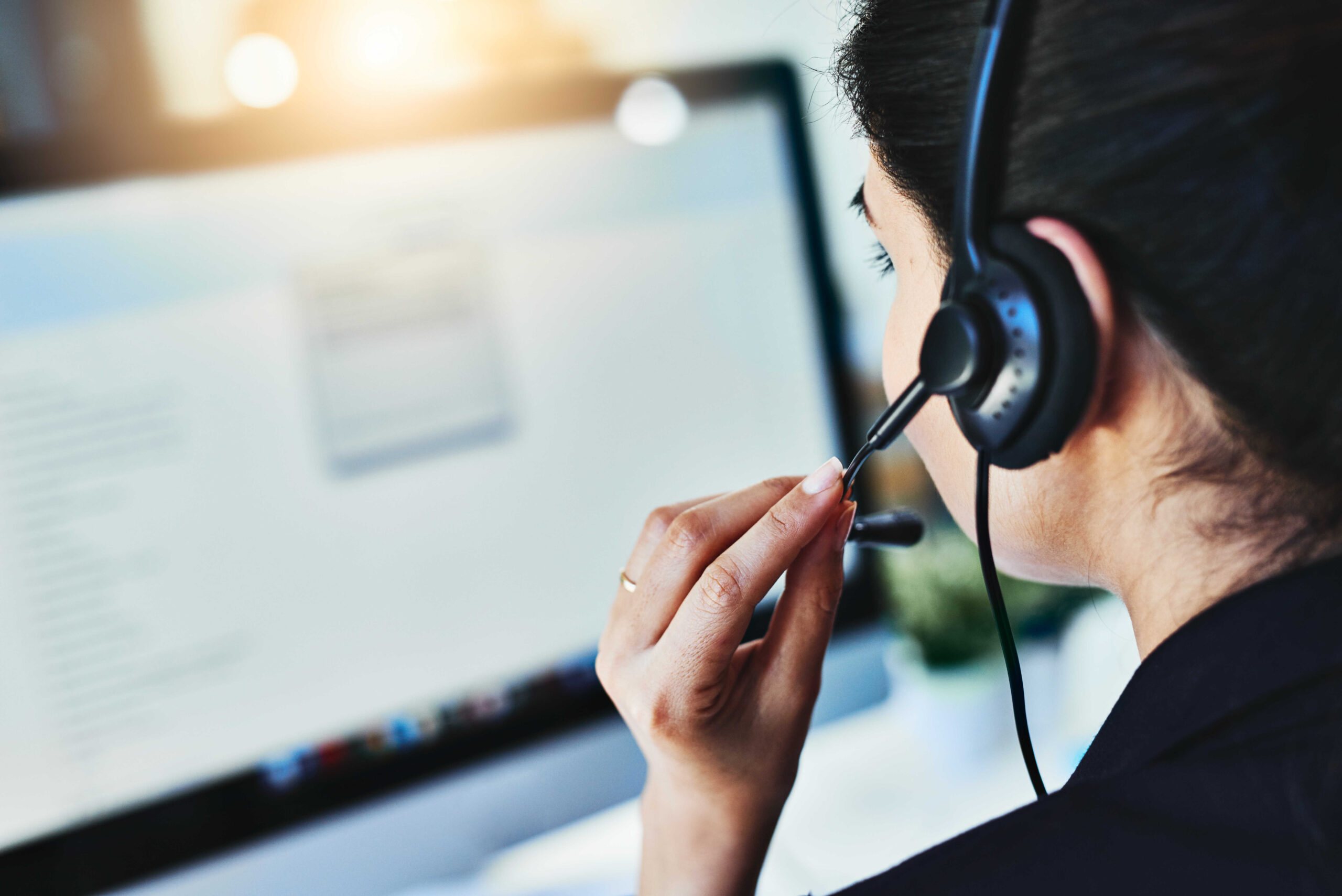 El 84,8% de los jóvenes españoles reclama combinar atención digital y humana en los servicios