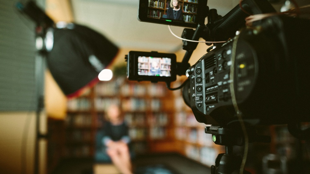 AGM Abogados recuerda las coberturas imprescindibles para proteger una producción audiovisual frente a problemas en rodajes.