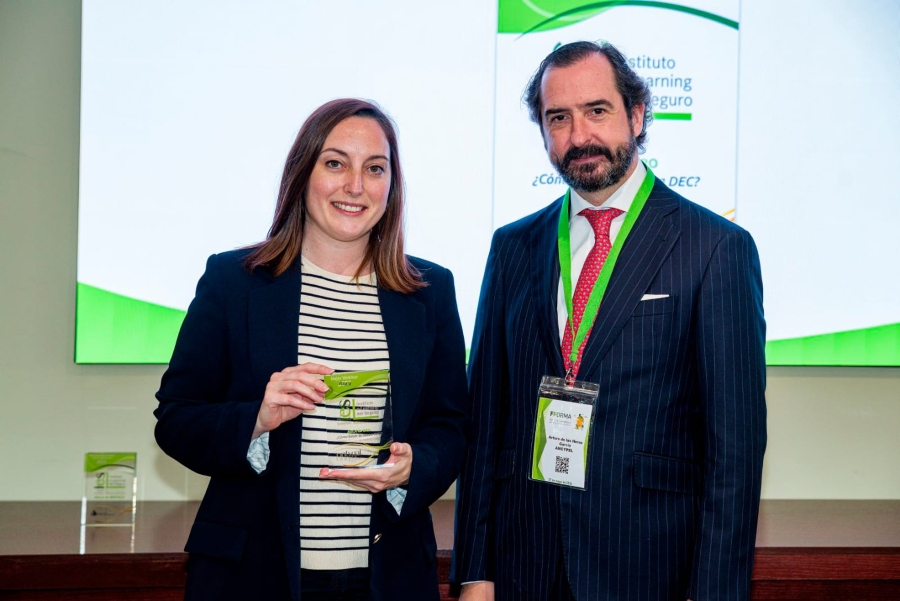 onLygal recibe el Premio Aula de Oro por su webinar sobre la DEC
