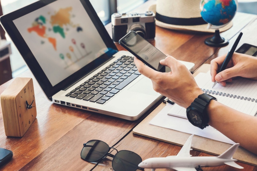 El 45% de los viajeros utiliza o prevé utilizar inteligencia artificial para planificar sus vacaciones