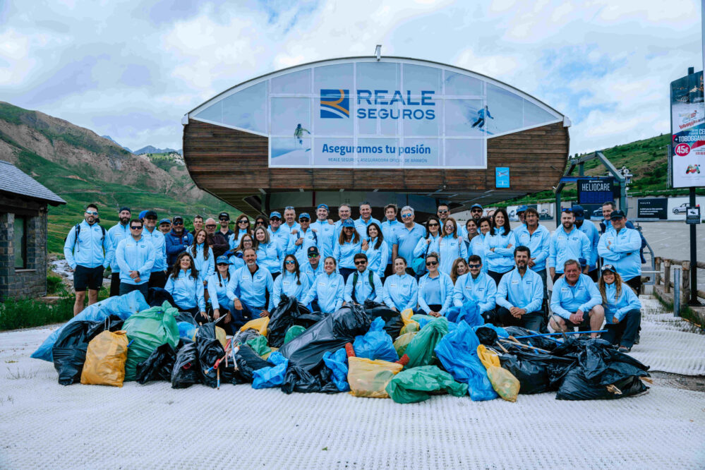 Reale Seguros y Aramón recogen más de 500 kilos de residuos en estaciones de montaña
