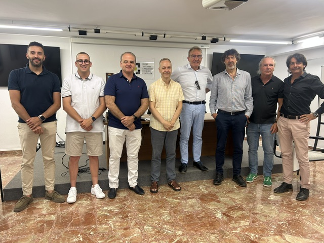 El Colegio de Castellón reúne a los agentes vinculados de la provincia para debatir sobre sucesión, regulación, futuro profesional y reconocimiento dentro del sector asegurador.