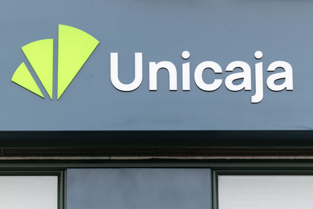 Unicaja ofrece hasta 325 euros en bonificaciones por contratar seguros de hogar, auto y salud