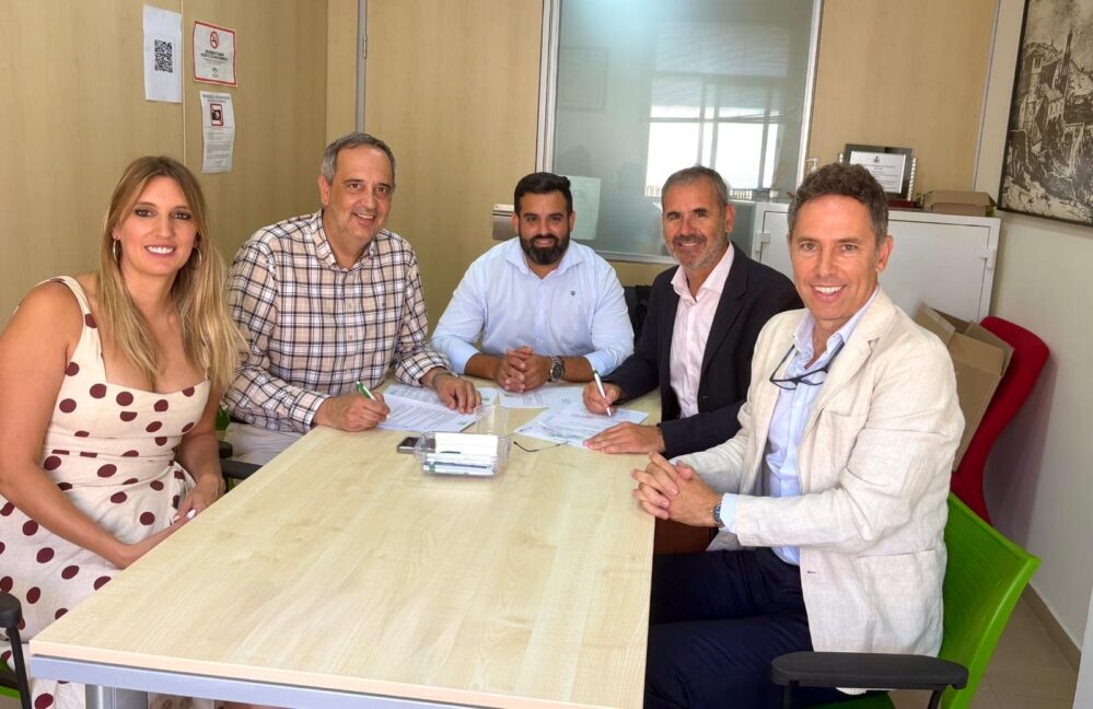 SANTALUCÍA y el Colegio de Málaga impulsan la formación, la mediación profesional y el desarrollo del sector asegurador.