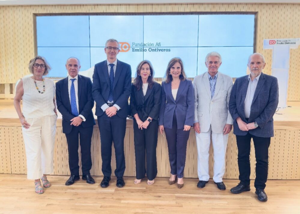 Pablo Hernández de Cos recibe el IV Premio de Economía Emilio Ontiveros