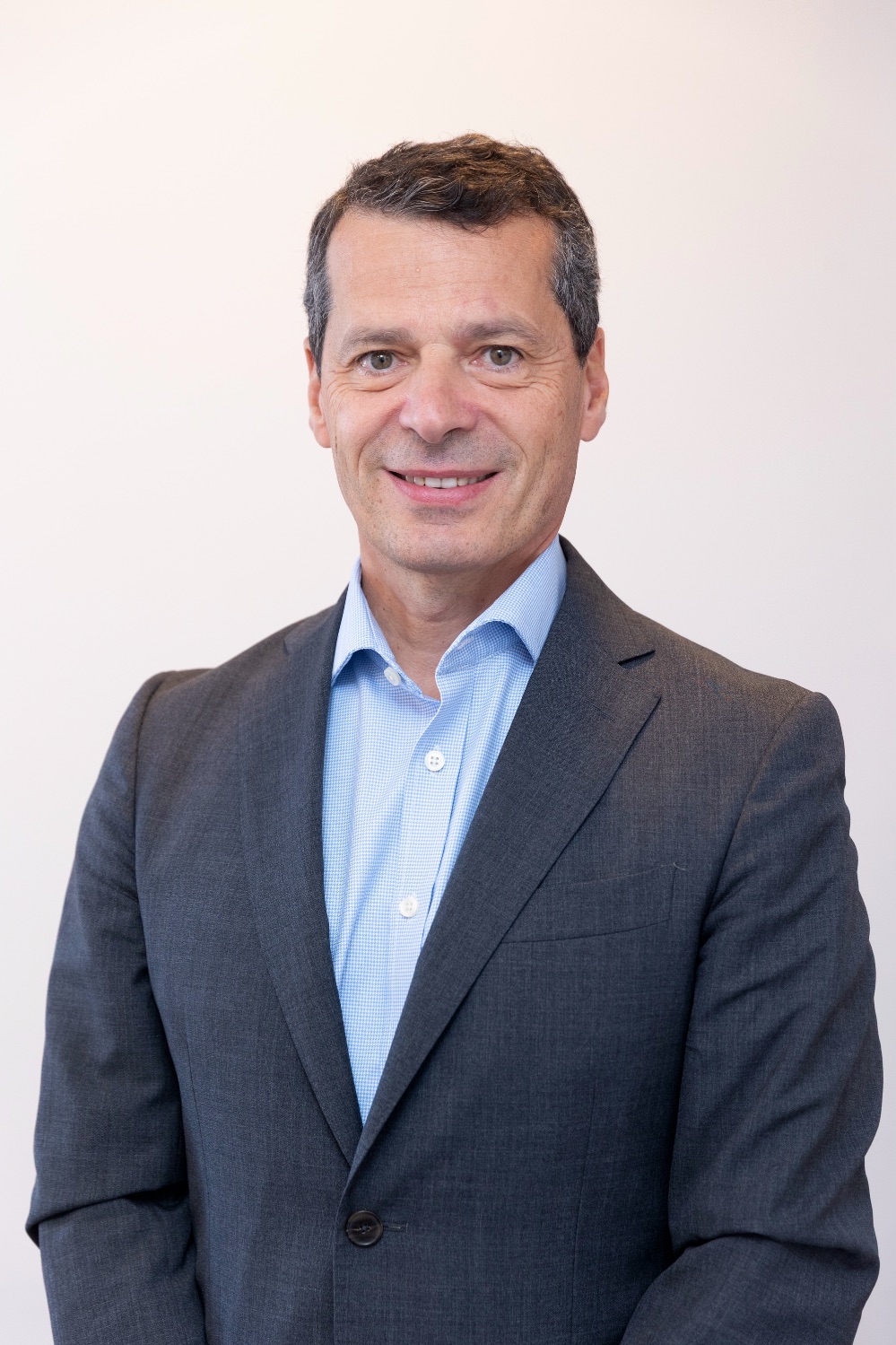 Mapfre Re nombra a Benoit Goureau director de su Centro de Gestión en Bruselas. Cuenta con más de 20 años de experiencia en seguros y reaseguro.