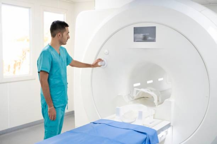 La medicina nuclear permite detectar y vigilar daños cardíacos tardíos tras tratamientos oncológicos