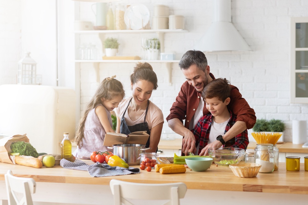 DKV refuerza sus seguros de salud para familias con descuentos de hasta el 15%, más de 51.000 profesionales y atención médica digital 24 horas.